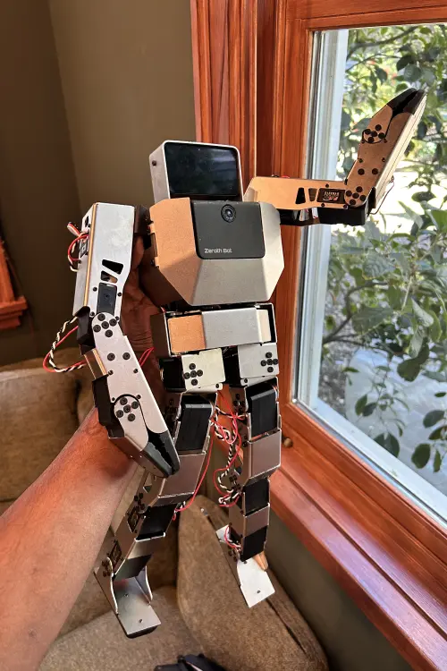 z-bot waving